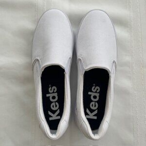 Keds Woman's Pursuit Canvas Slip On Sneakers WF67738 Size 7.5 - NWOT